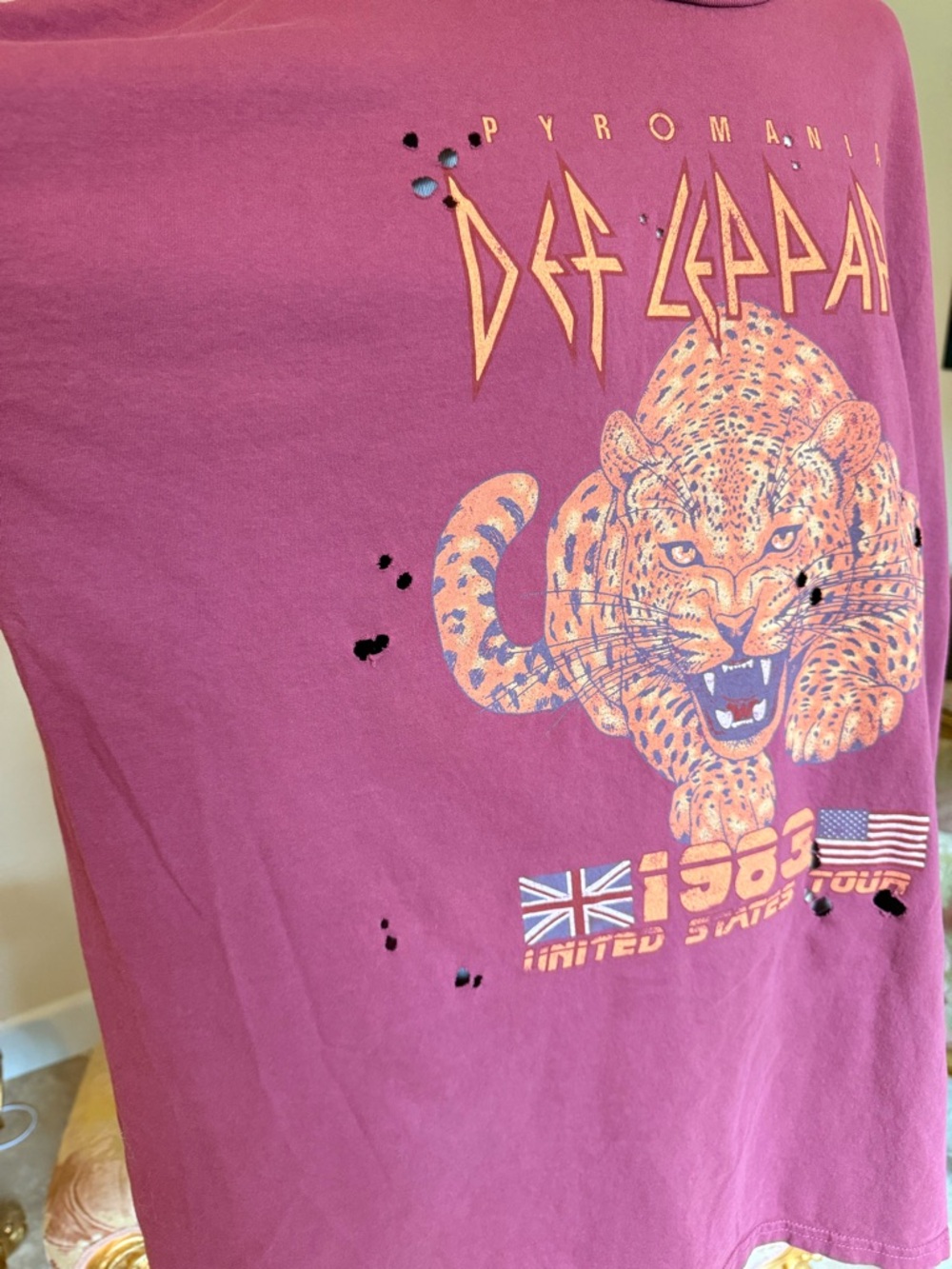 Urban Outfitters Maroon Def Leppard Graphic Tee with Orange Accent - Picture 5 of 8